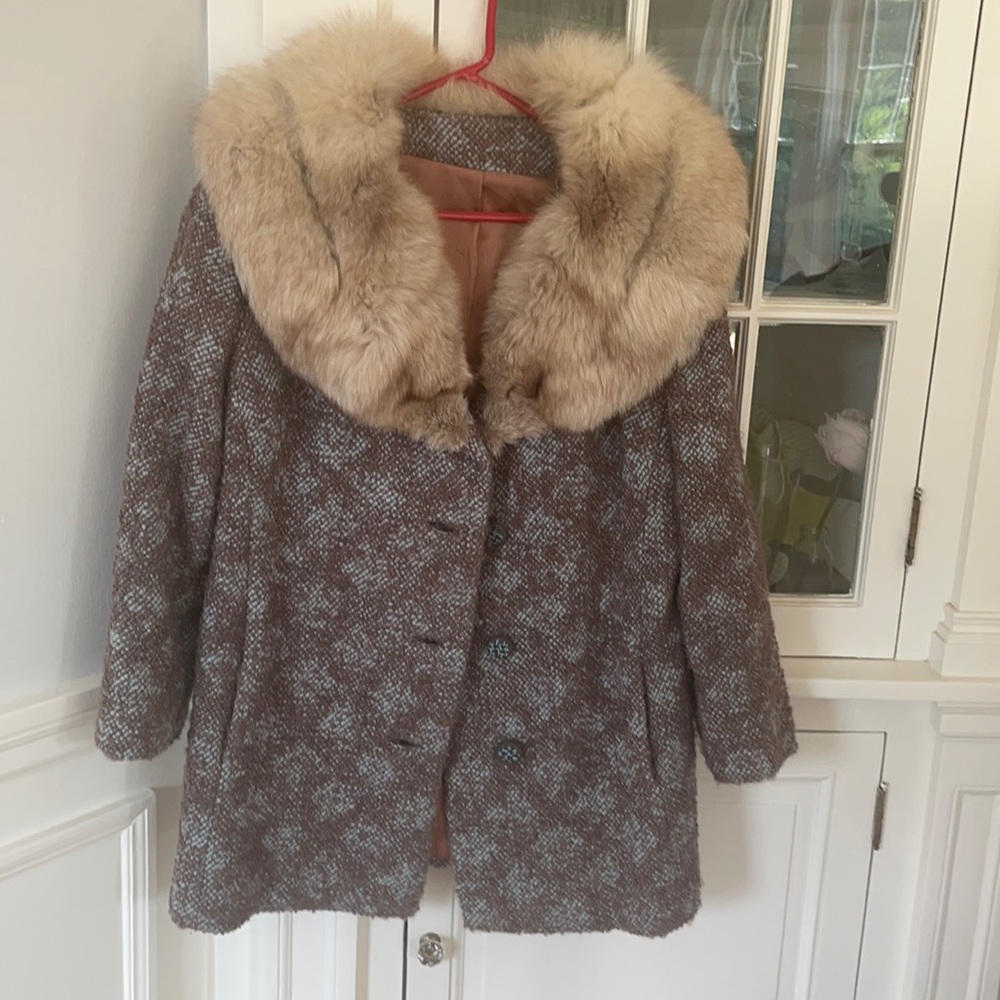 COPY - Vintage coat with fur trim collar